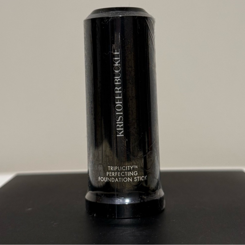 Kristofer Buckle Triplicity Perfecting Foundation Stick in Medium 0.4 Oz Sealed